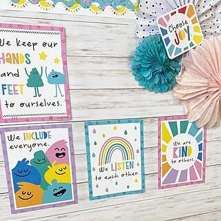 Paper Airplanes Scalloped Bulletin Board Borders