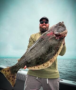 Captain James Fisher (@fishja) rolling out the welcome mat and officially kicking off summer aboard MAVRIK Sportfishing (@mavriksportfishing).
Big man. Big halibut. Bigger vibes.
Oh—and that’s your first look at the upcoming OVERHAUL drop. A slightly more compact fit, dialed with our low-light Happy Boost™ lens—made for gray light, glassy mornings, and moody water.
Stay tuned.
#WHATSYOURHAPPY #SPYOptic #HappyBoost #WatermanCollection #HalibutHunter #FishingLife #WestCoastGroundGame