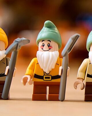 LEGO® Disney™ Snow White and the Seven Dwarfs Cottage