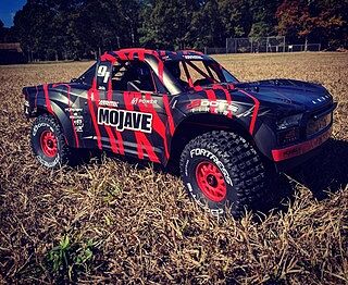 17 MOJAVE 6S V2 4X4 BLX Desert Truck with Spektrum Firma RTR