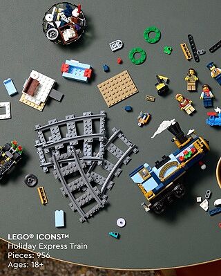 LEGO® Icons Holiday Express Train