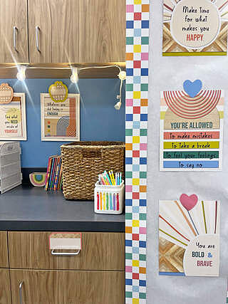 Checkered Rainbow Straight Bulletin Board Borders
