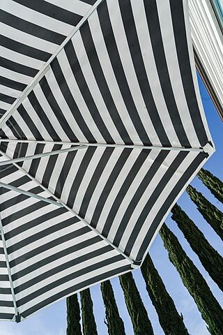 9' Octagon Signature 360° Tilt Umbrella