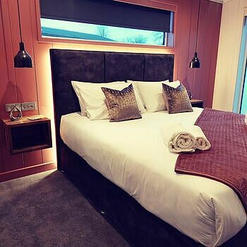 Brooklyn Cone Pendant - 7 Inch