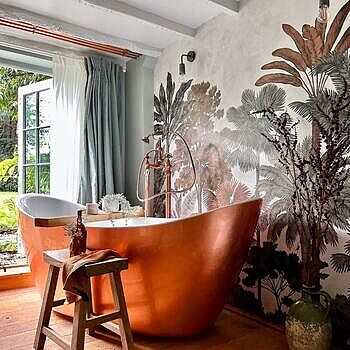 Sleek Edison Wall Light