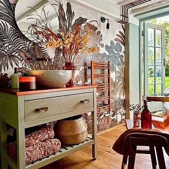 Sleek Edison Wall Light