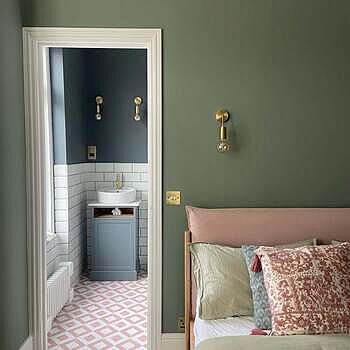 Sleek Edison Wall Light