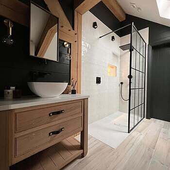 Sleek Edison Wall Light