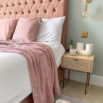 Sleek Edison Wall Light