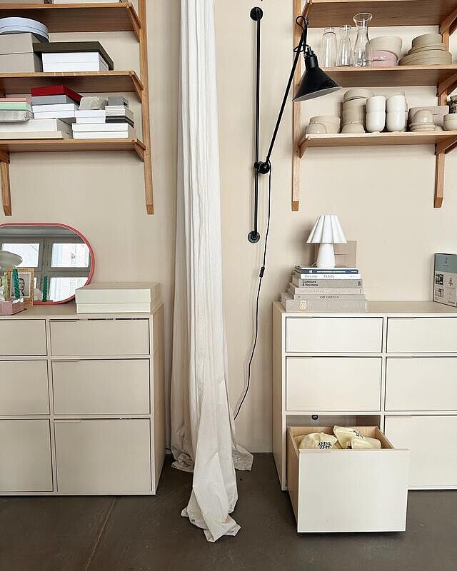 [Werbung] Plane jetzt deine nächste Stauraumlösung mit tylko und unserem Code HerzUndBlutSummer und bekomme 41% off auf alle Produkte bis zum 31.8. ab einer Bestellung von 500 Euro. ❤️ 

#love
#instagood #interior #design
#photooftheday #tylkocode
#beautiful #art #vintage #food #berlintip
#interior #interiordesign #livingroom #livingroominspiration #midecenturymodern m #interiorinspo #designinspiration #homedecor #archdaily #interiorlove #cosyhome