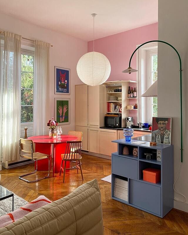 Evening lights ❤️🌅🩷
.
.
.
.
.
.
.
.

.
.
.
.
.
.
 #tylko #mullervanseveren #valerieobjects #marcelbreuer #yestylko #appartmenttherapy #interiordesign #interiordreams #mytylko #midcenturymodern #midcenturyhome  #midcenturyfurniture #midcenturydesign #homewithtogo #livingwithligneroset #togosofa #ligneroset #lignerosettogo #michelducaroy #memphisdesign #memphisdecor #haydesign #homedecor #homedesign #colorfulhome #appartmenttherapy #interiordesign #mydanishdeco #yourcolourfulhome