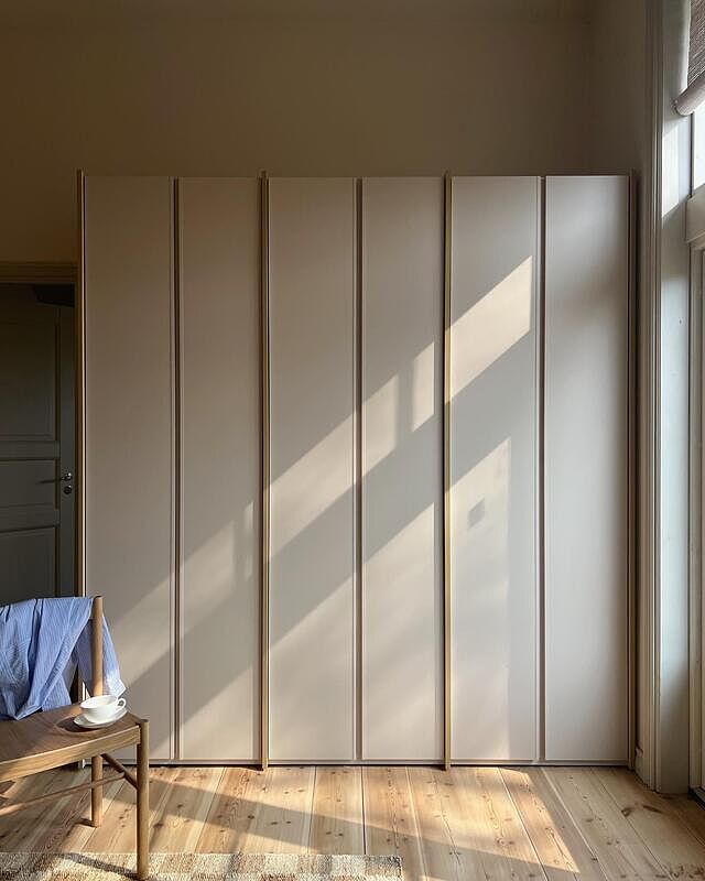 Some Sundays is all about getting things done. Like spring cleaning your wardrobe. 💫 Having a little helper is really recommended even if it cost me an ice cream. I’m absolutely in love with our new wardrobe from tylko - both practical, high quality and pretty! 🤍 Ps you get 35% off (min. order value 500 eur) using “nathaliemyrberg” until May 15.