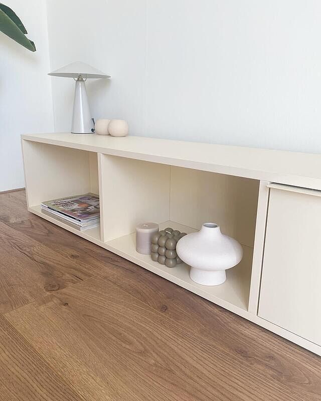 🌻 #huis #huisdecoratie #huisinrichting #huisstijl #home #interior #interiordecor #interiorinspiration #inspotoyourhome #inspo123 #livingroom #vaasjes #woonaccessoires #itsallinthedetails #japandi #wabisabihome #instawonen #intérieur #woonkamerstyling #woonkamerinrichting #woonkamerdecoratie #interieur123 #interiorhunter