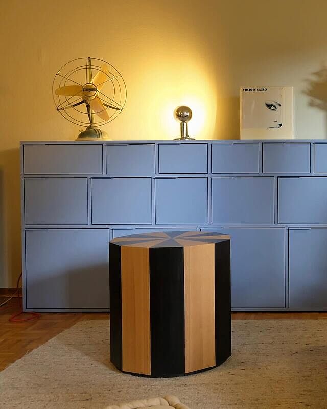 Werbung 🛋️ Moving this beauty from my old apartment to our new one was the best decision. I fits this wall perfectly and hides all the clutter we need but don’t want to see all the time, haha. I just love tylko so much and know I will keep this piece over so many years. You can design your own tylko according to your needs and space. It’s easy to put it together because the click system is just very good and the instructions super clear (I have 2 of them already). It’s a heavy piece to move but that’s because they are made from multiplex wood which is extremely hard and durable so it will last a long long time. 
With my Code NANDABLUE you will get 35% off on all orders over 500€  until the 18.05.23