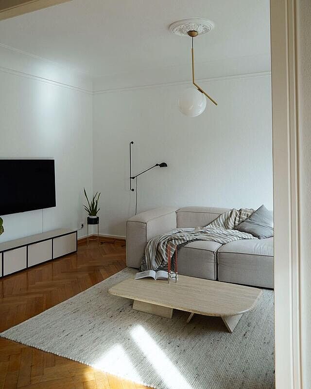 Guten Morgen 😌
Gegen das grausamen Wetter von heute, hilft ein sonniges Archivbild von gestern ☀️ 

Was sagt die Wettervorhersage bei euch? Uns erwarten sonnige, kältere Frühlingstage 💐

#altbauliebe #altbauwohnung #stuck #interiorinspiration #sonne