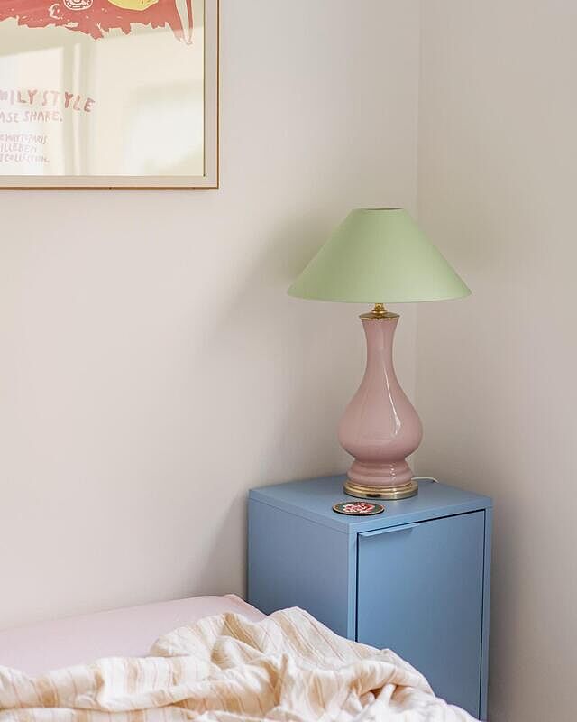 vintage light pink glass lamp + handcrafted tonkinese shade now available 💚

dm to purchase 💌

#vintagelamp #glasslamp #tonkineseshade #madeinfrance #artisanatfrancais #pastelbedroom #pastellamp #pasteldecor #bedroomdesign #bedroomdecor #tylko #interiordesign #homedecor #mattinamoderna