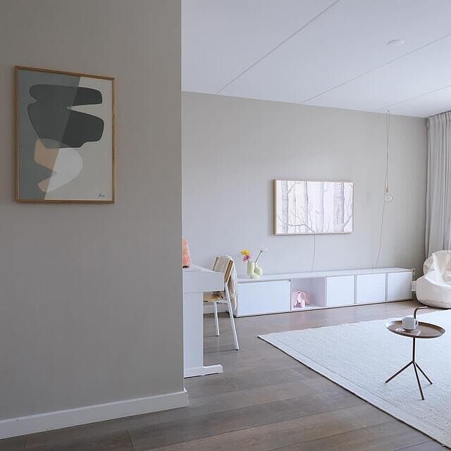 Wat een cadeau deze zonnige dagen 🍁als jij aan mij vraagt de zon maakt altijd alles een stukje beter. Happy new week 💕

#Scandinavianstyle #interiordesign #solebich #couchmagazine #nordicjoke #eeszimmer #livingroom #tylko #art #papercollective #hay #esszimmerstüle #eeszimmerideen #scandinavischwonen #scandinavianinterior #altbau #interioblogger #nordicinspiration  #interieurinspiratie #interiorstyling #interior #interiordetails #kleurinspiratie #homedecor #nordicinterior #interiordesign #scandinavianhome #soggiorno