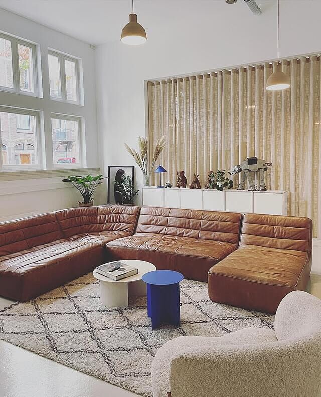 artbox_amsterdam nieuwe kantoor. Design en uitvoering door Studio Rêverie. 
.
Met dank aan flinders.projects tylko 
.
.
.
.
#hetnieuwewerken #kantoorinspiratie #homeofficedesign #interieur #interiordesign #interiors #interieurstyling #interieurinspiratie #interieuradvies #inrichting #kleur #kleurinspiratie
#kantoorinrichting #kantoorinterieur #kleurentrends #interieurstylist