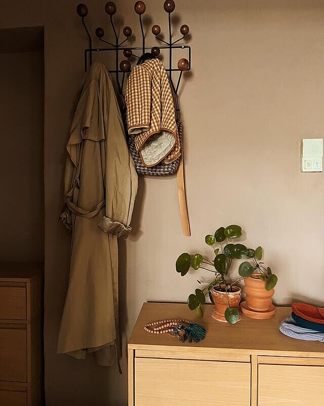 [Werbung] We are a chaotic a vibrant household so storage brings me the maximum of joy. The tylko dresses are helping to bring harmony to our hallway.  #harmonywithtylko And don’t forget with th code herzundblut30 you still get 30% off everything until 30.08.