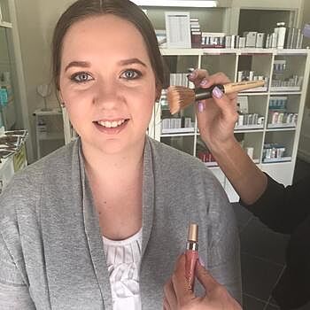 Amazing Base® Loose Mineral Powder SPF 20