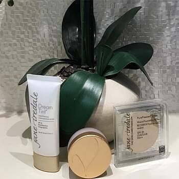 Amazing Base® Loose Mineral Powder SPF 20