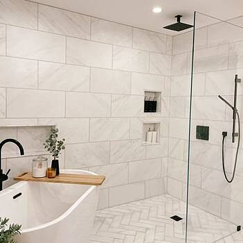 YAMAZAKI Home Dispenser Per Shampoo Per Doccia, Bottiglia A Pompa