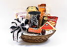 Product image for Chicago White Sox Snack Gift Basket with Travel Mug