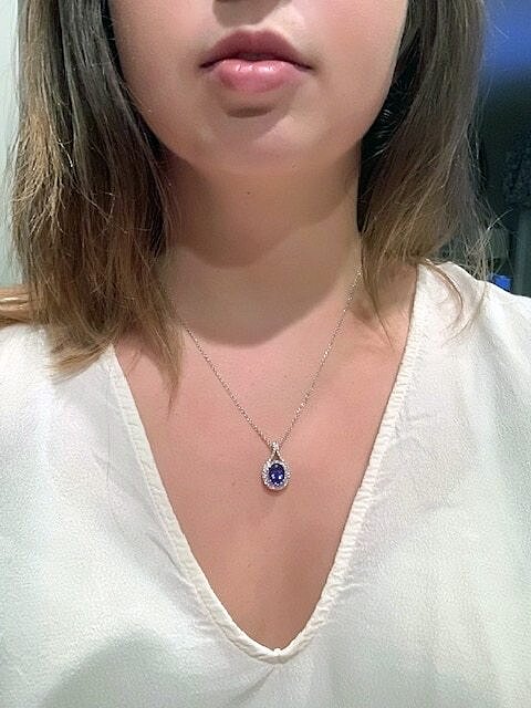 This is the beautiful necklace that I bought from Angara.
