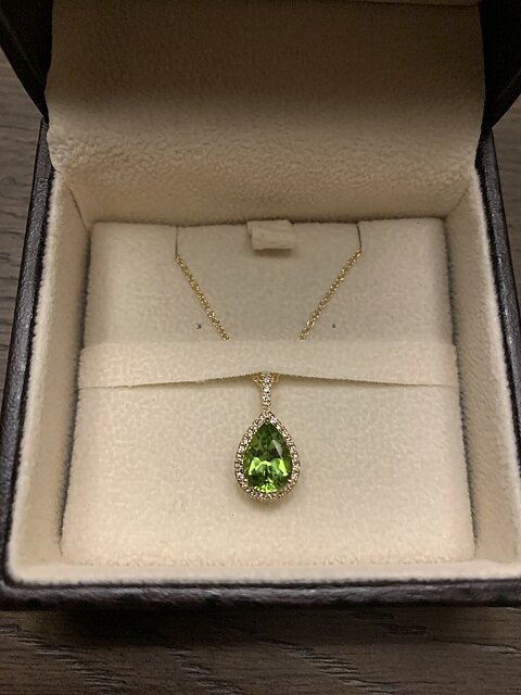 Stunning Peridot Pendant Stunning Peridot Pendant