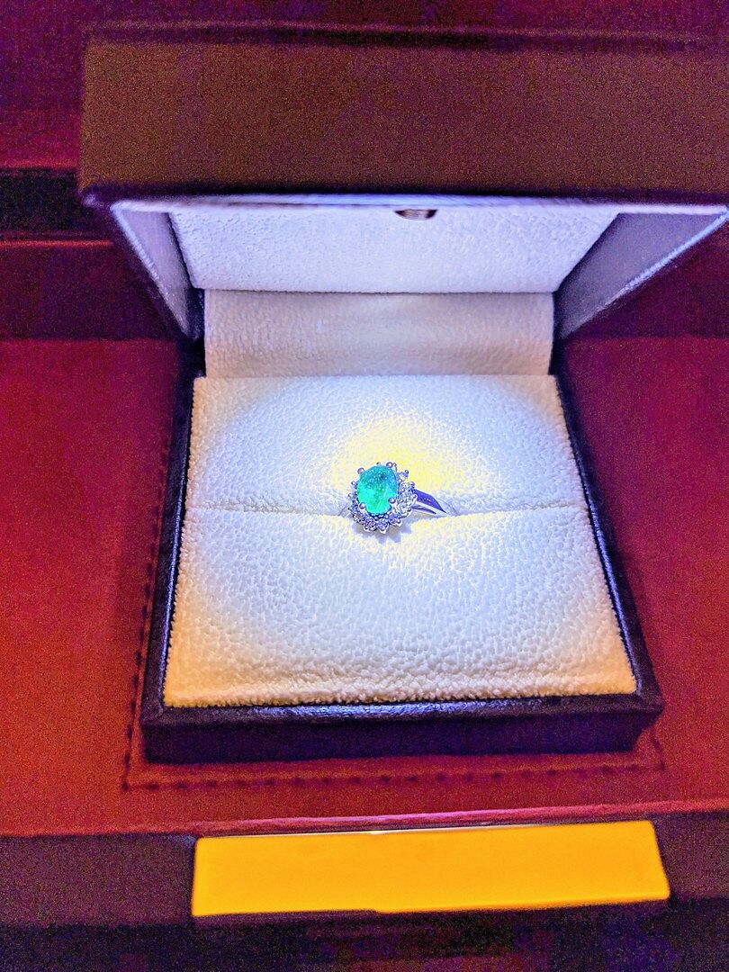 A truly beautiful, dazzling, engagement ring!