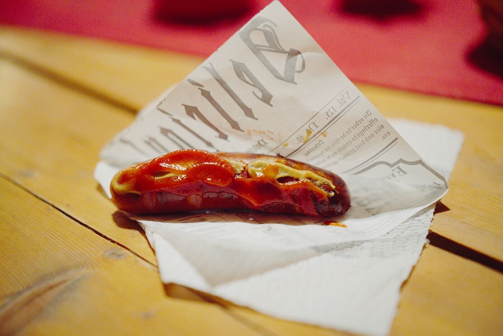 オーロラが見れたら良かったのですが、残念ながら小雨という悪天候。人生初のオーロラハンティングだったので見れたら最高だったのですが、残念です。しかし、コタでの軽食や伝統的な飲み物には満足でした。