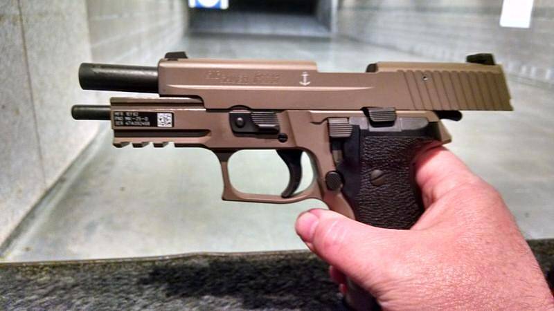 U.S. Navy SEAL Pistol P226 MK25 | SIG SAUER