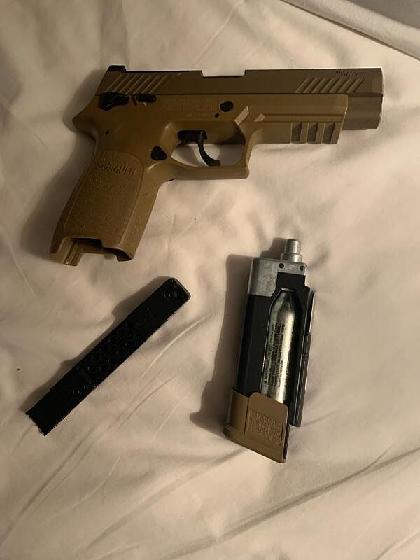 SIG SAUER M17 Air Pistol | Replica of U.S. Army Sidearm SIG SAUER M17 Air Pistol | Replica of U.S. Army Sidearm
