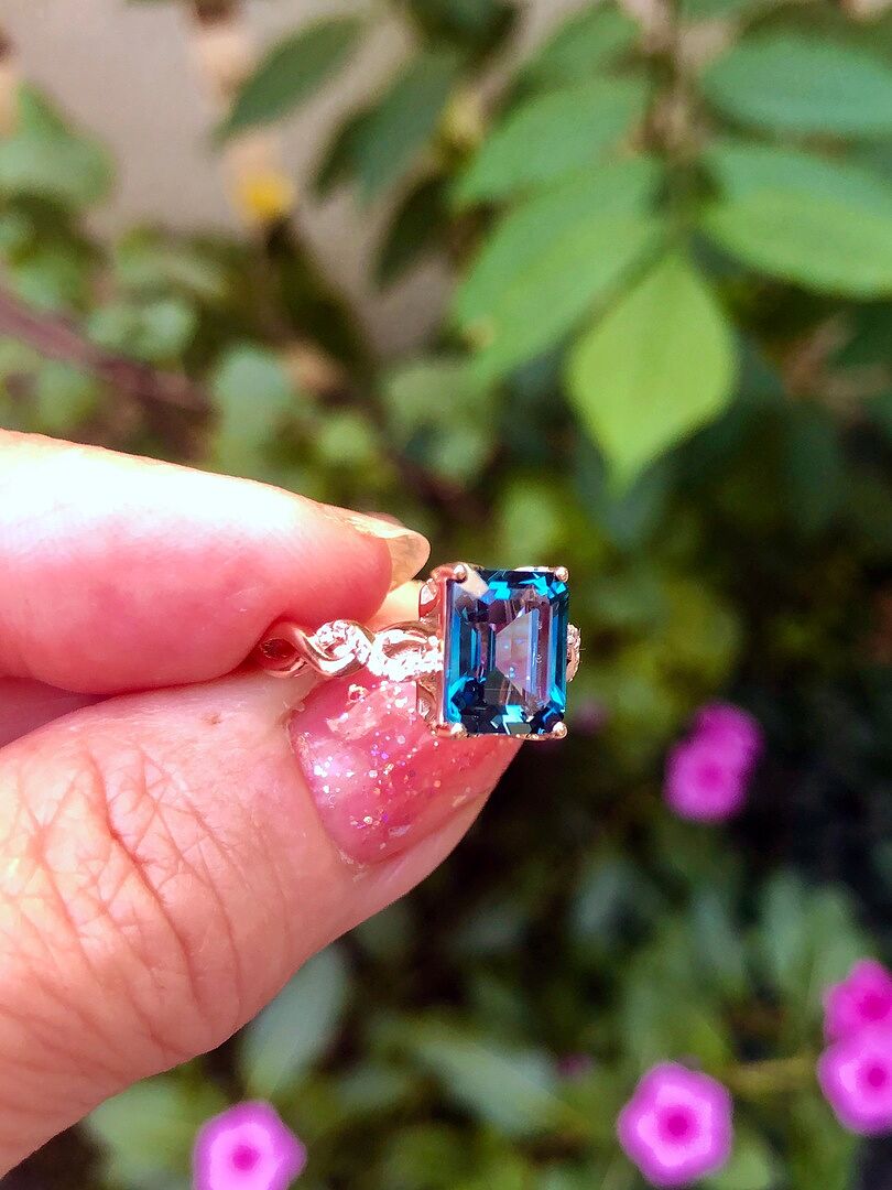 A stunning ring with London Blue Topaz