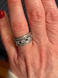 Beautiful, antique style ring