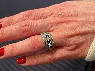 Beautiful, antique style ring