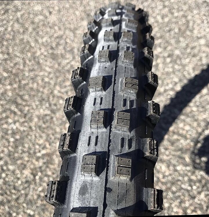 Pneu souple Maxxis Shorty 29x2.40wt 3c Terra / Exo / Tubeless