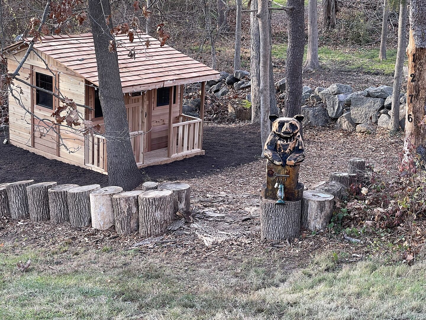 7' x 9' Cedar Cabin Playhouse Eartheasy