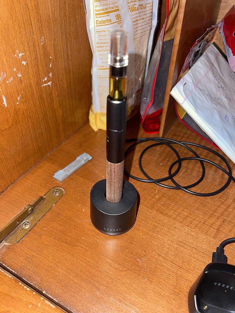 Vessel Craftsman vaporizer slate walnut hout