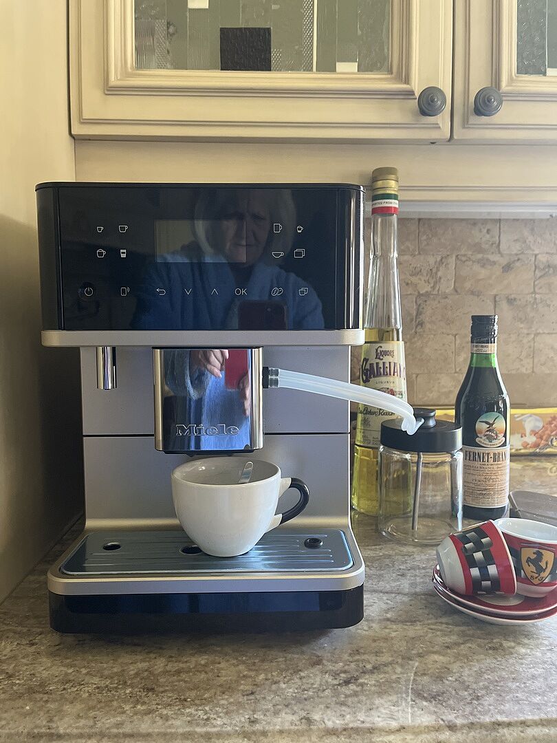 Miele CM7750 Super Automatic Espresso Machine | iDrinkCoffee.com