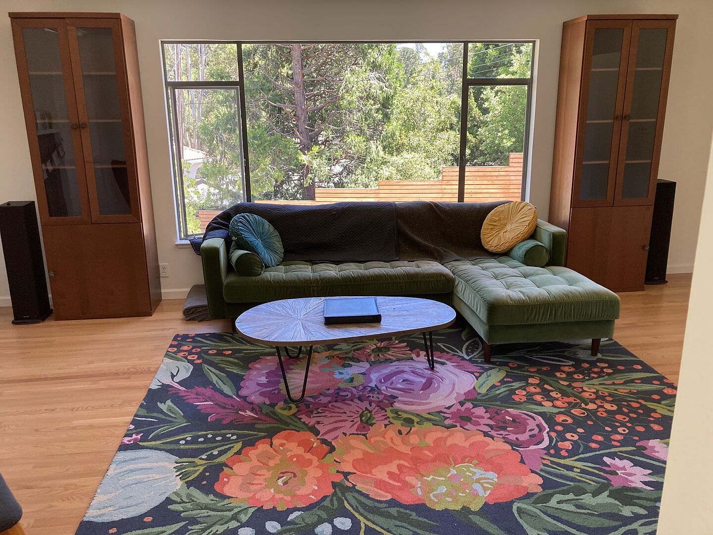 Round rug for queen size bed