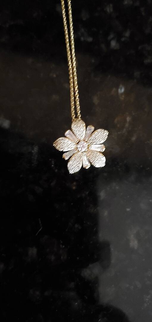 Nadri Flower good Necklace