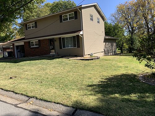 A lawn in St. Louis Metro East, MO