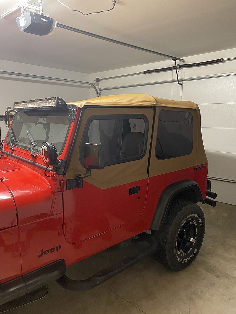 YJ Bestop 5460137 - Supertop - Jeep '88-95 Wrangler YJ (Spice)