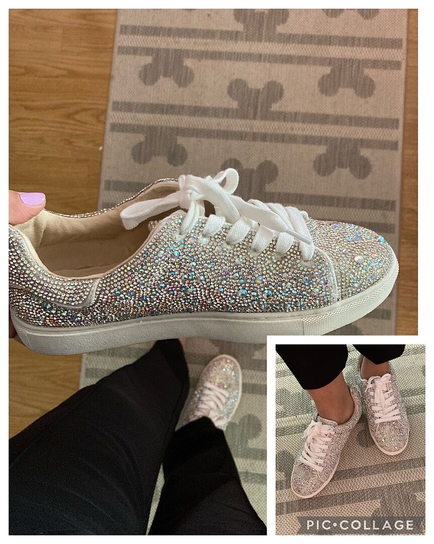 [SAEL!!] ★Betsey Johnson Nino★ スニーカー Amazon.com | Betsey Johnson Women's Nino Sneaker, White Blue