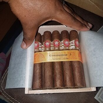 H. Upmann Connossieur A Excellent, Excellent Cuban 😊