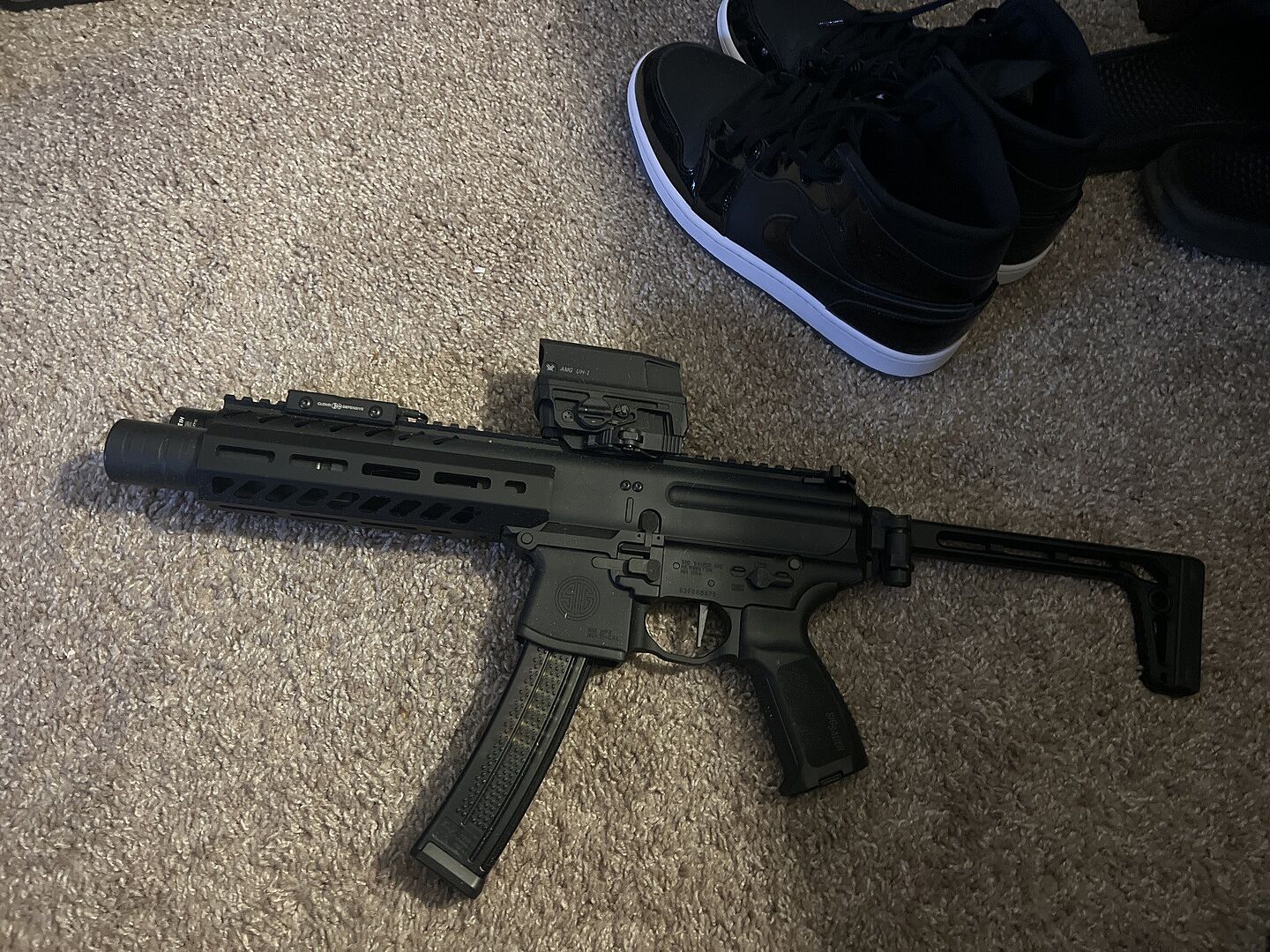 Midwest Industries SIG MPX ハンドガード レプリカ Midwest Industries Sig Sauer MPX M-Lok Handguard 8 Black