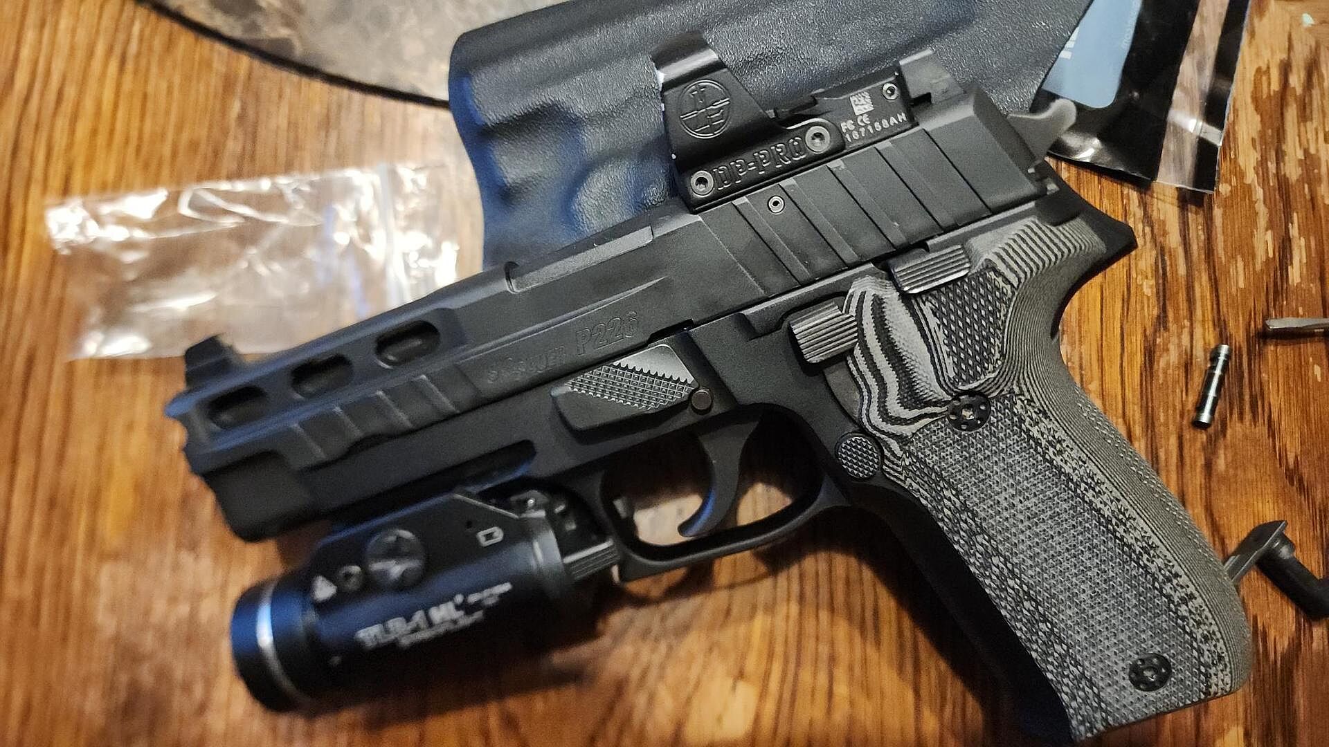P226-JP0800_01__63822.