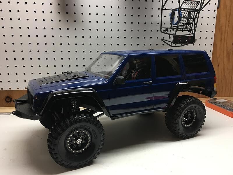 ホビーラジコン axial SCX10 II 2000 JEEP CHEROKEE Axial SCX10 II 