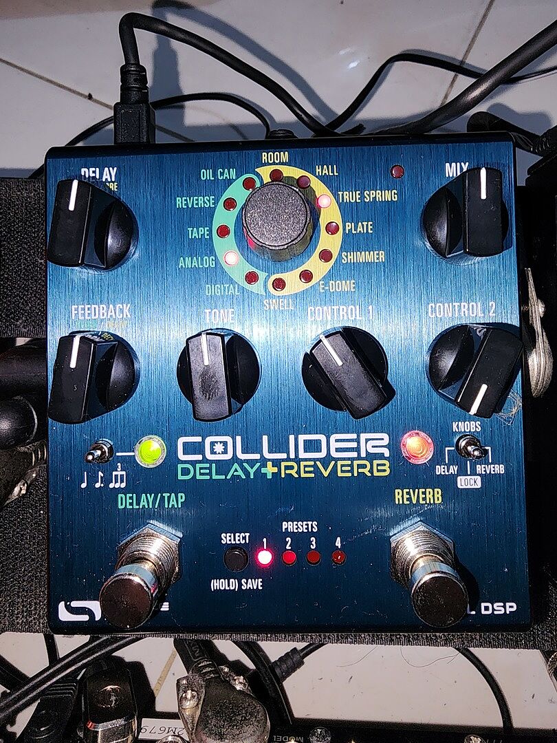 Source Audio Collider Delay Reverb — Echoinox